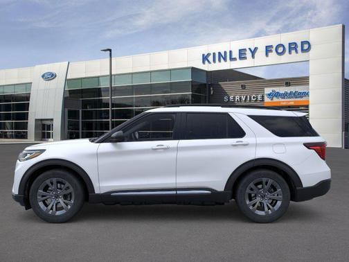 White Metallic 2025 Ford Explorer Active