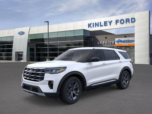 White Metallic 2025 Ford Explorer Active