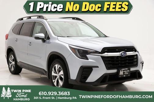 Ice Silver Metallic 2023 Subaru Ascent Premium 8-Passenger