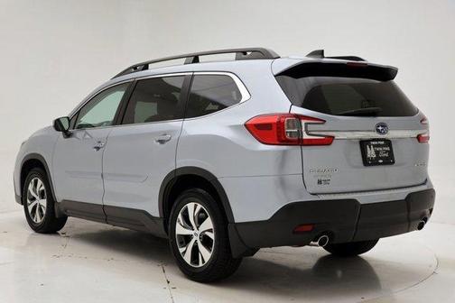 Ice Silver Metallic 2023 Subaru Ascent Premium 8-Passenger