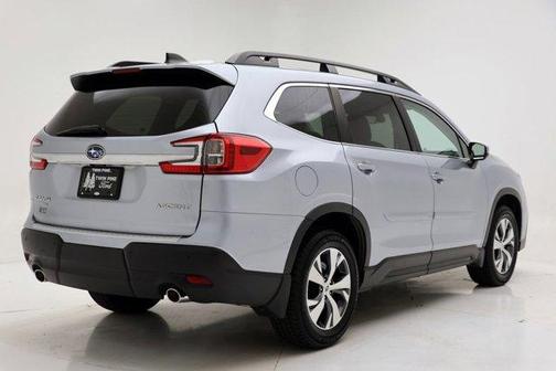 Ice Silver Metallic 2023 Subaru Ascent Premium 8-Passenger