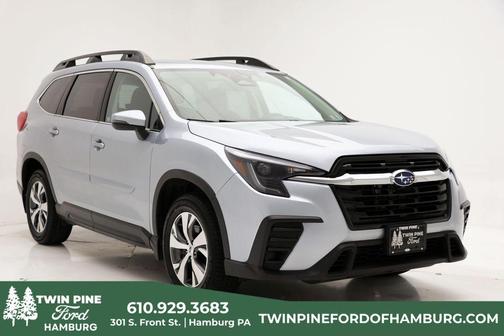 Ice Silver Metallic 2023 Subaru Ascent Premium 8-Passenger