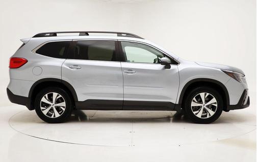 Ice Silver Metallic 2023 Subaru Ascent Premium 8-Passenger
