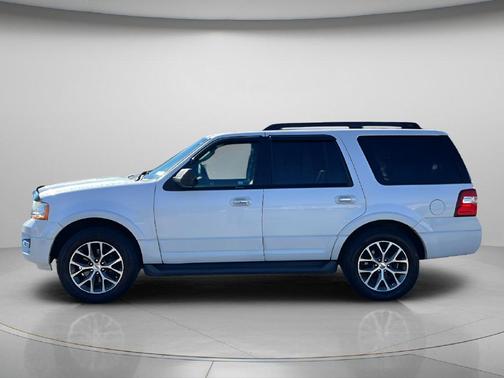 White Platinum Clearcoat Metallic 2016 Ford Expedition XLT
