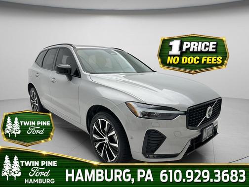 Silver 2023 Volvo XC60 B5 Plus Dark Theme