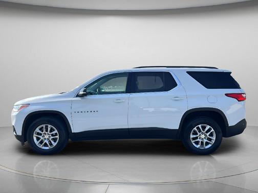 Summit White 2021 Chevrolet Traverse LT Cloth