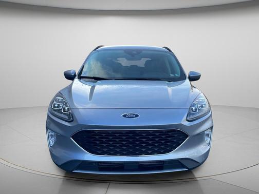Silver Metallic 2022 Ford Escape Titanium