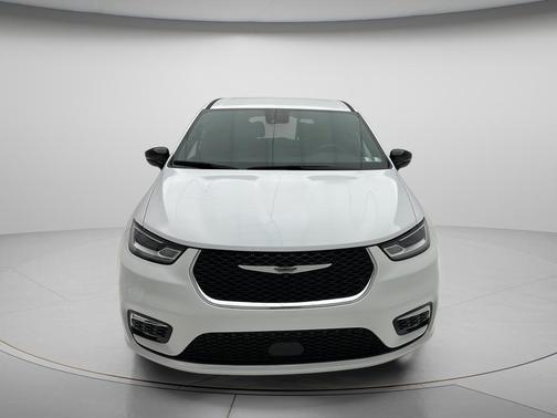 Bright White Clearcoat 2025 Chrysler Pacifica Select