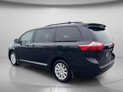 Midnight Black Metallic 2017 Toyota Sienna XLE Premium