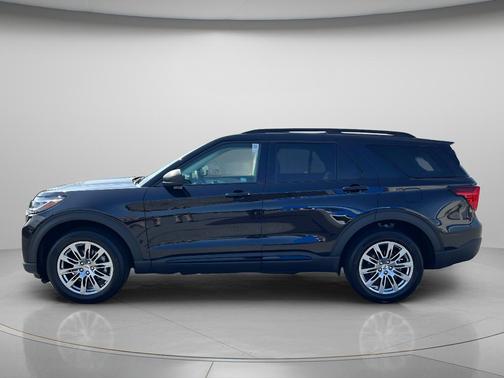 Agate Black Metallic 2026 Ford Explorer Active