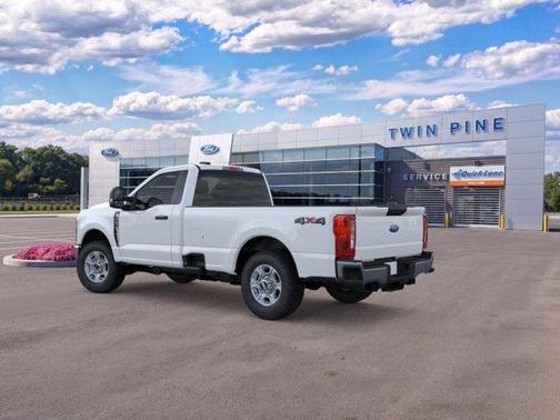 Oxford White 2026 Ford F-250 Super Duty