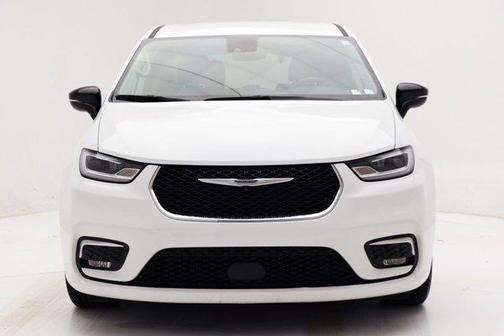 Bright White Clearcoat 2024 Chrysler Pacifica Touring-L