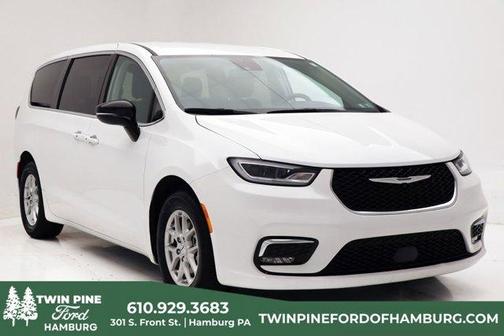 Bright White Clearcoat 2024 Chrysler Pacifica Touring-L