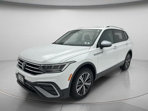 Pure White 2024 Volkswagen Tiguan 2.0T Wolfsburg Edition