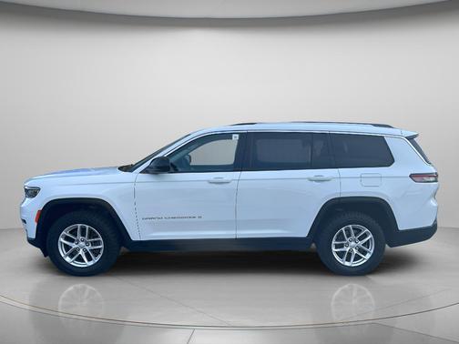 Bright White Clearcoat 2022 Jeep Grand Cherokee L Laredo