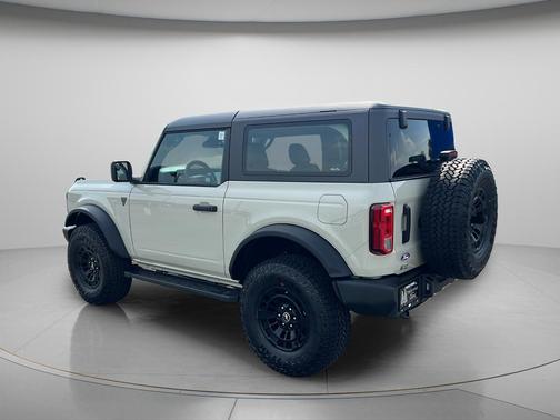 Desert Sand 2026 Ford Bronco Base