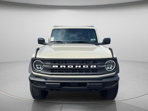 Desert Sand 2026 Ford Bronco Base