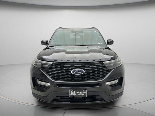 Black Metallic 2023 Ford Explorer ST-Line