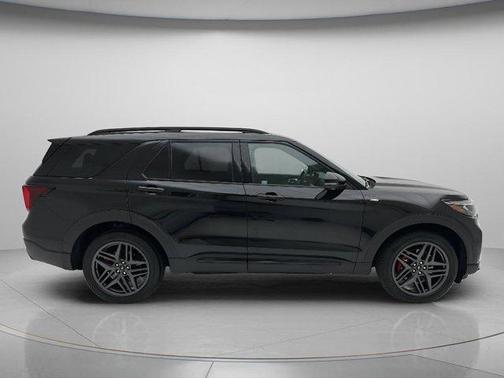 Black Metallic 2025 Ford Explorer ST-Line
