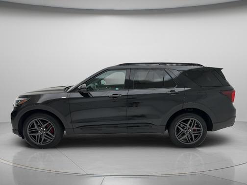 Black Metallic 2025 Ford Explorer ST-Line