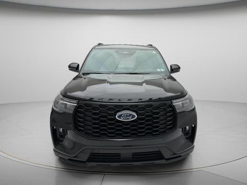 Black Metallic 2025 Ford Explorer ST-Line