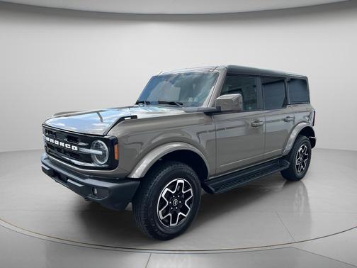 Gray 2025 Ford Bronco Outer Banks