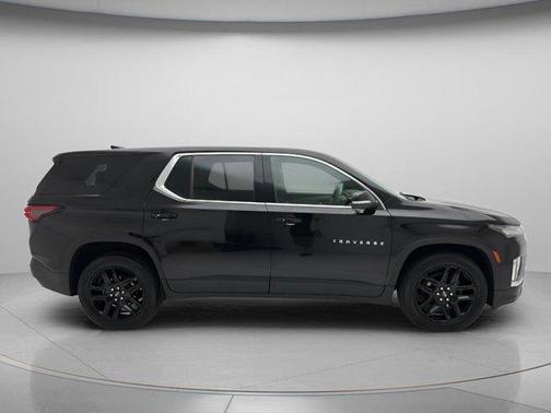 Mosaic Black Metallic 2023 Chevrolet Traverse LS