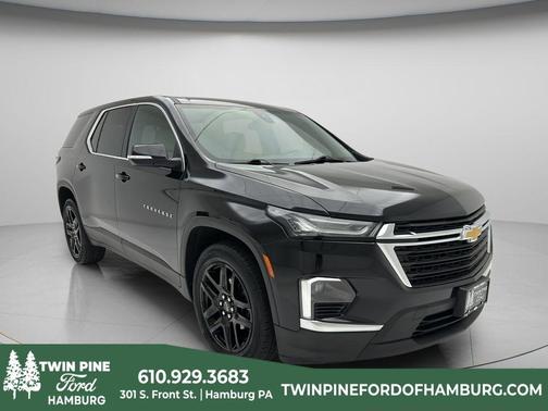 Mosaic Black Metallic 2023 Chevrolet Traverse LS