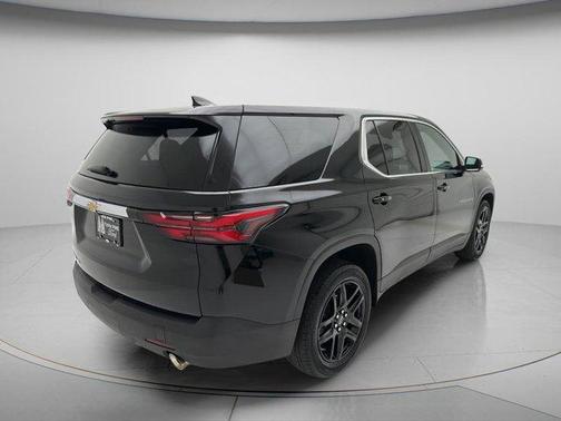 Mosaic Black Metallic 2023 Chevrolet Traverse LS