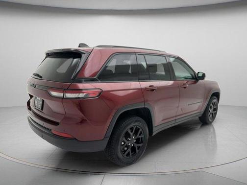 Velvet Red Pearlcoat 2025 Jeep Grand Cherokee Laredo