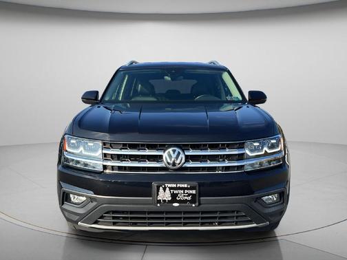 Deep Black Pearl Effect 2019 Volkswagen Atlas 3.6L SE w/Technology