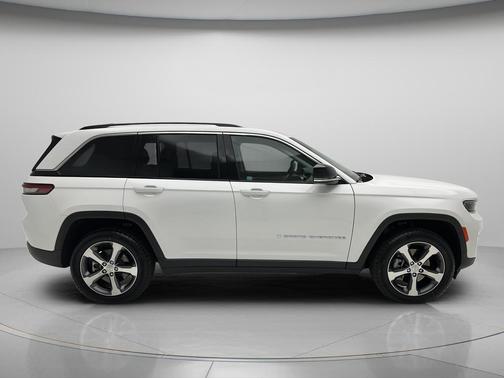 Bright White Clearcoat 2023 Jeep Grand Cherokee 4xe Base