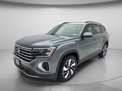 Platinum Gray Metallic 2025 Volkswagen Atlas 2.0T SE