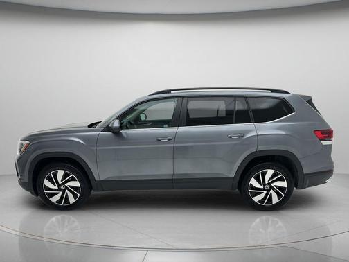 Platinum Gray Metallic 2025 Volkswagen Atlas 2.0T SE