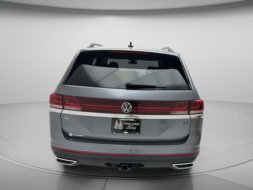 Platinum Gray Metallic 2025 Volkswagen Atlas 2.0T SE