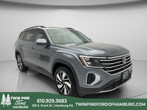 Platinum Gray Metallic 2025 Volkswagen Atlas 2.0T SE