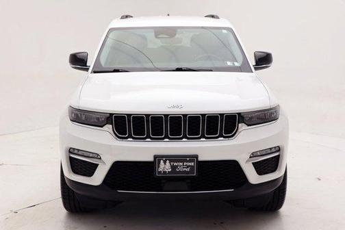 Bright White Clearcoat 2023 Jeep Grand Cherokee Limited