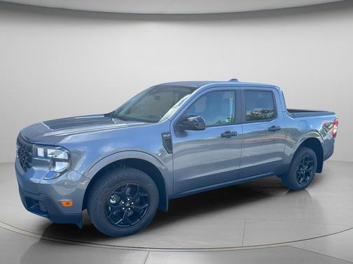 Carbonized Gray Metallic 2025 Ford Maverick XLT