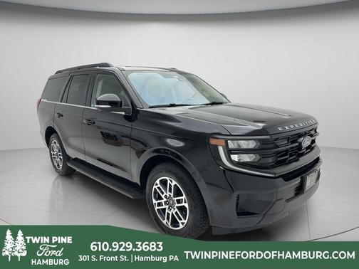 Black Metallic 2025 Ford Expedition Active