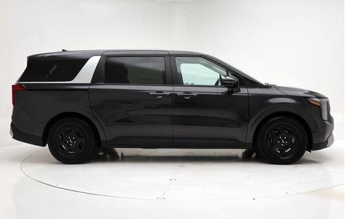 Metal 2025 Kia Carnival LXS