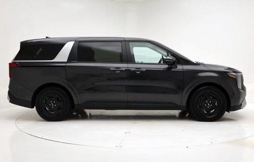Metal 2025 Kia Carnival LXS