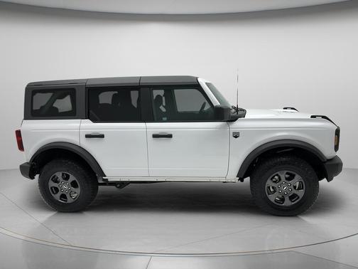 Oxford White 2025 Ford Bronco Big Bend