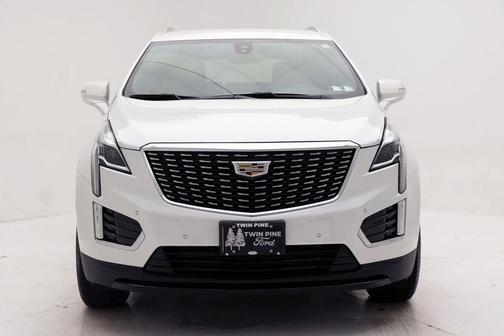 Crystal White Tri-Coat 2023 Cadillac XT5 Luxury