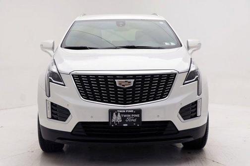 Crystal White Tri-Coat 2023 Cadillac XT5 Luxury