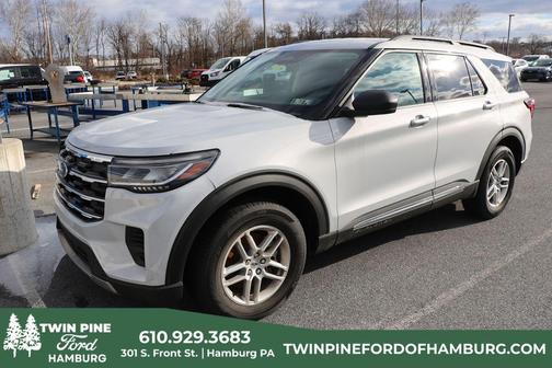 White Metallic 2025 Ford Explorer Active