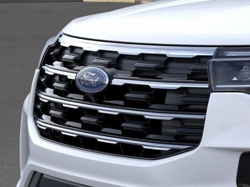 White Metallic 2025 Ford Explorer Active