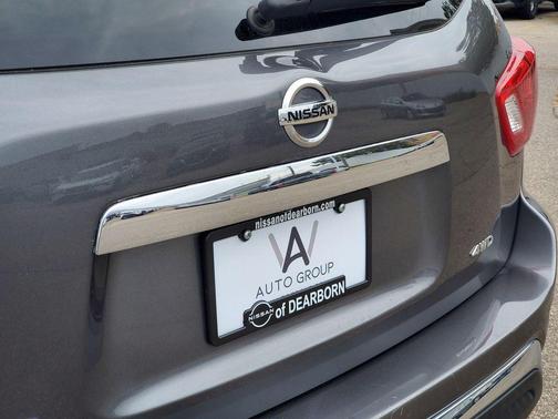 2017 Nissan Pathfinder S