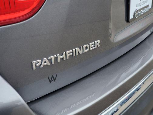 2017 Nissan Pathfinder S