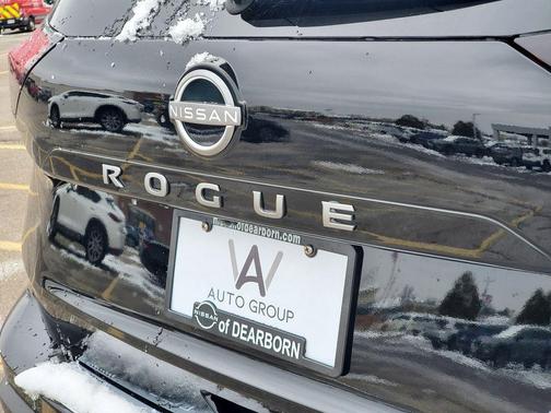 2026 Nissan Rogue SV