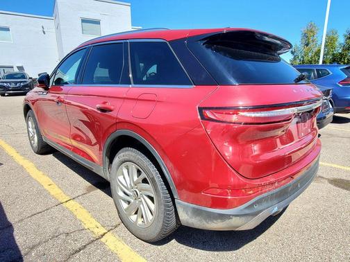 Red Carpet 2021 Lincoln Corsair Standard